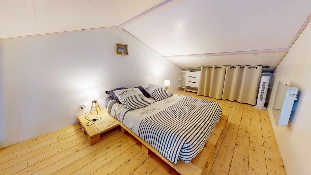 Photo of Bedroom in Saint-Medard-en-Jalles