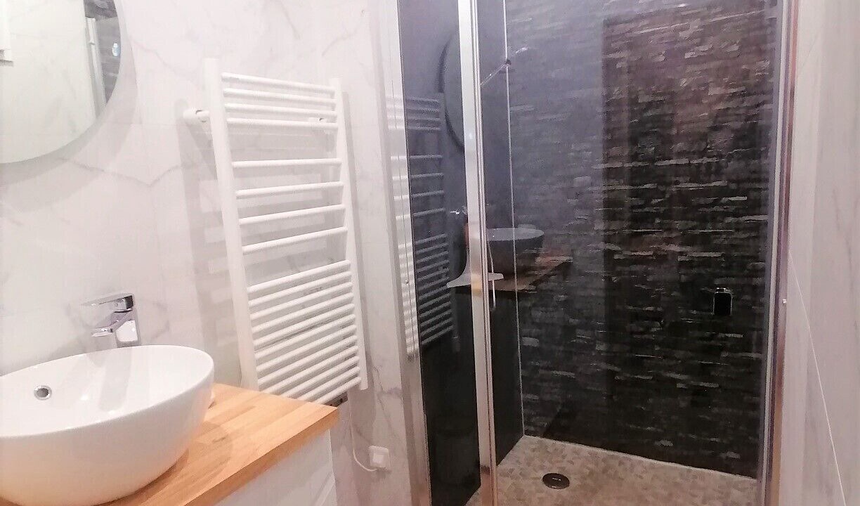 Photo of Bathroom in Donzenac