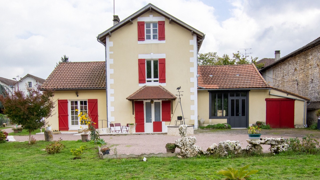 Photo of Outdoor in Saint-Front-la-Riviere