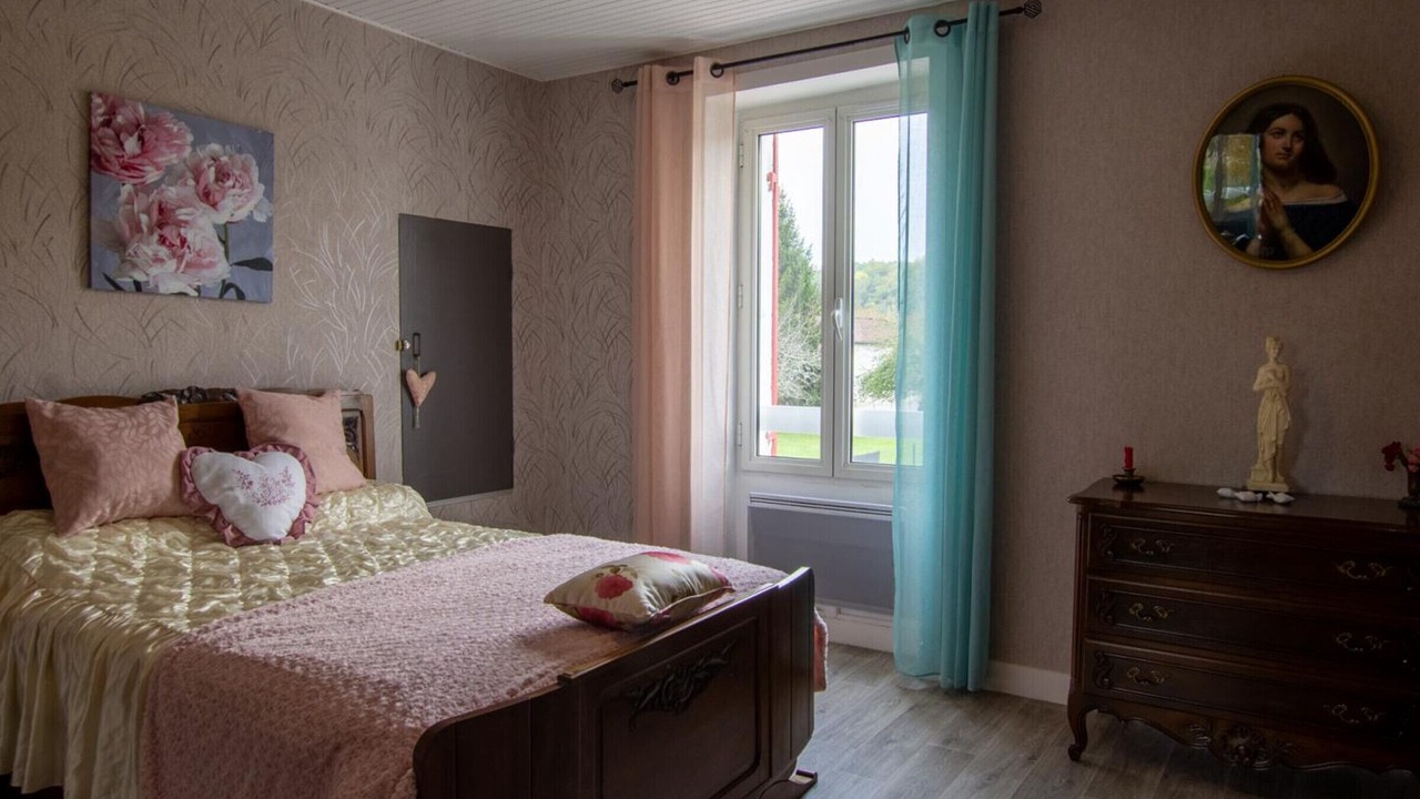 Photo of Bedroom in Saint-Front-la-Riviere