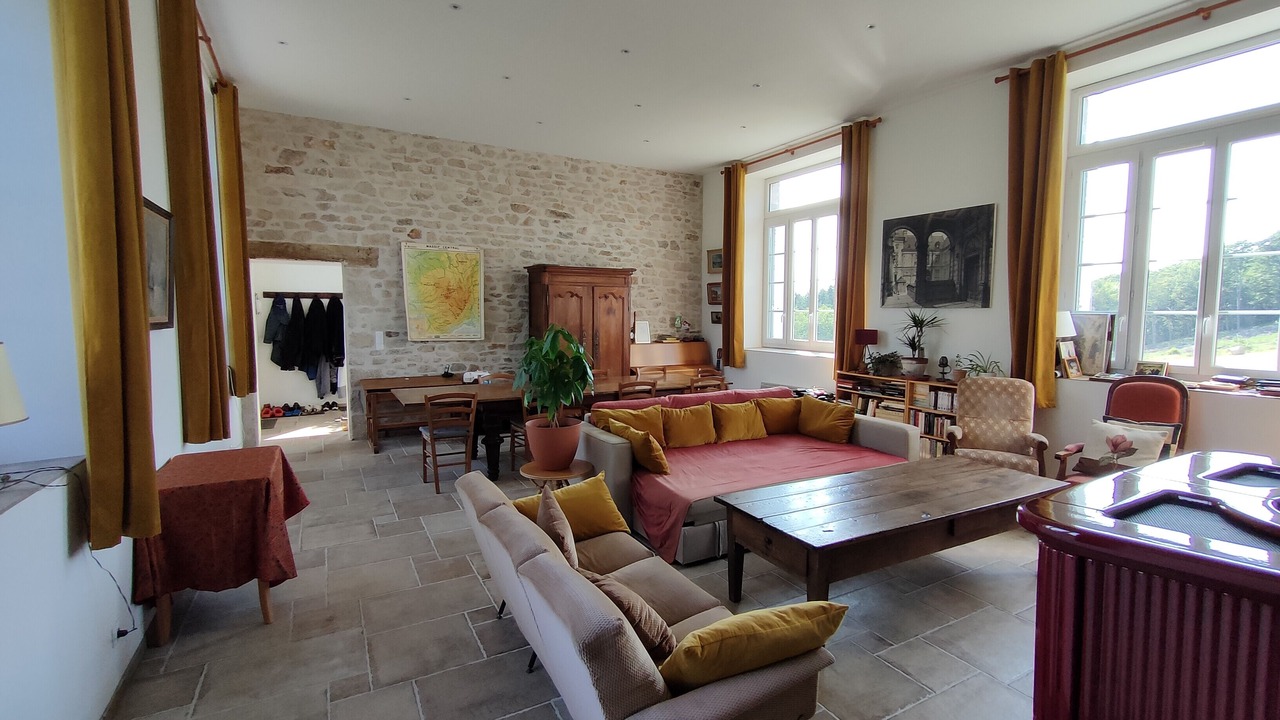 Photo of Livingroom in Sarran