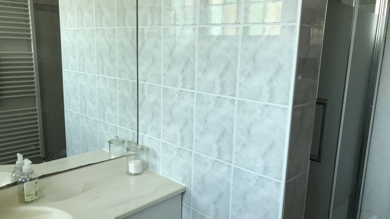 Photo of Bathroom in Haimps