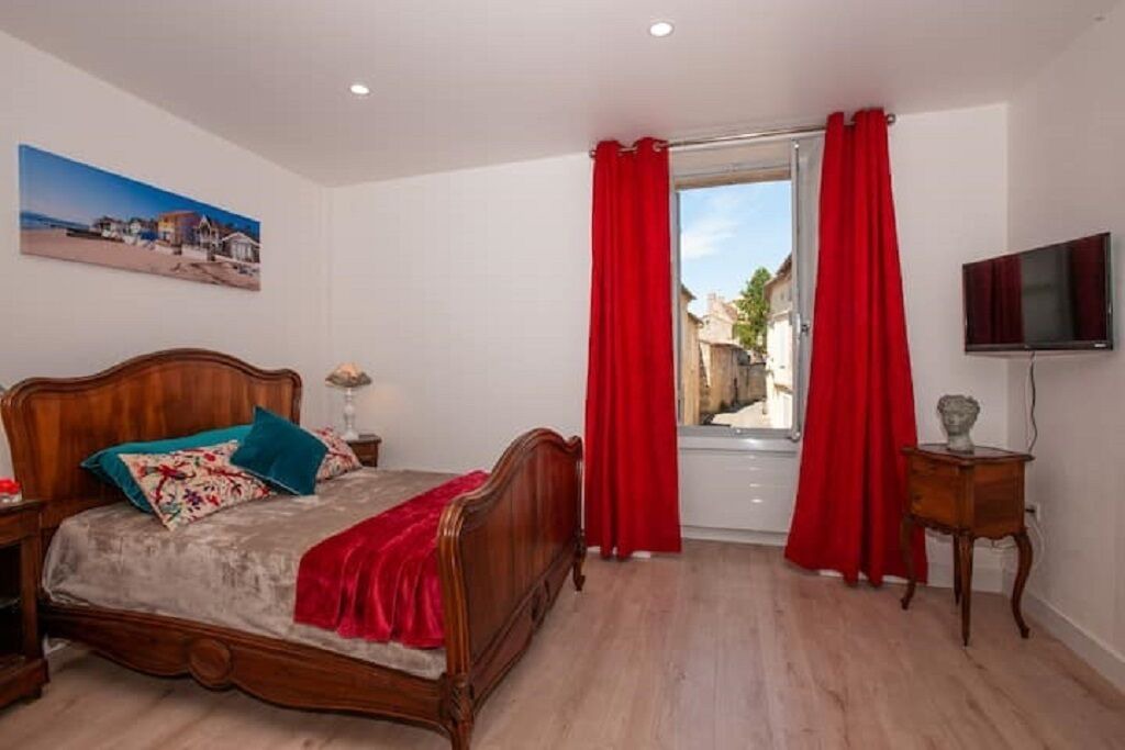 Photo of Bedroom in Saint-Emilion