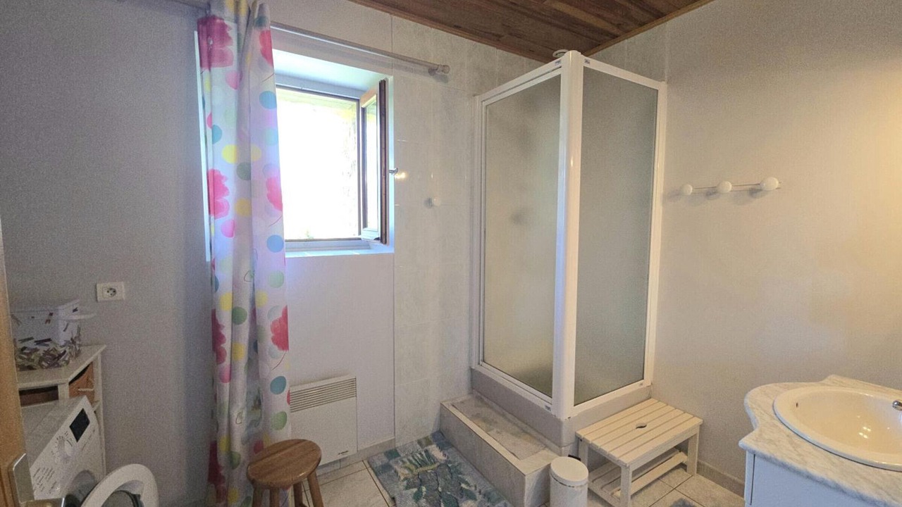 Photo of Bathroom in Saint-Amand-de-Belves