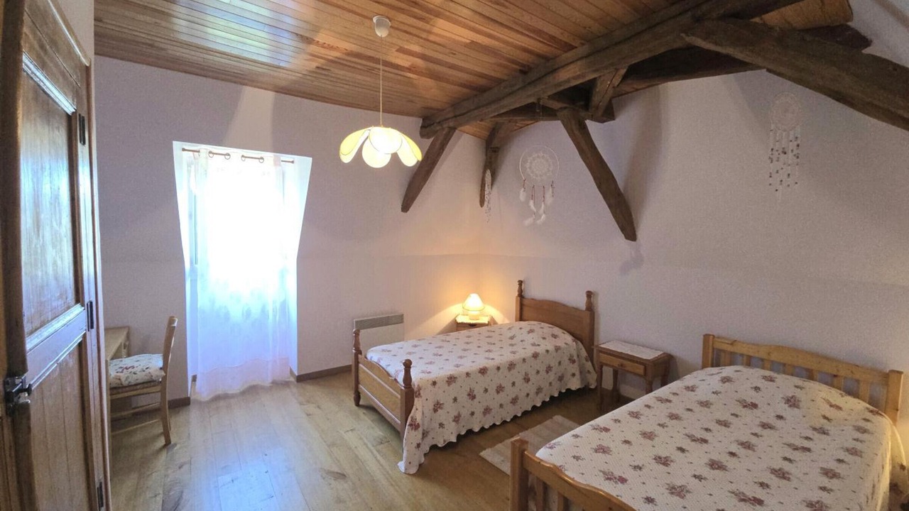 Photo of Bedroom in Saint-Amand-de-Belves
