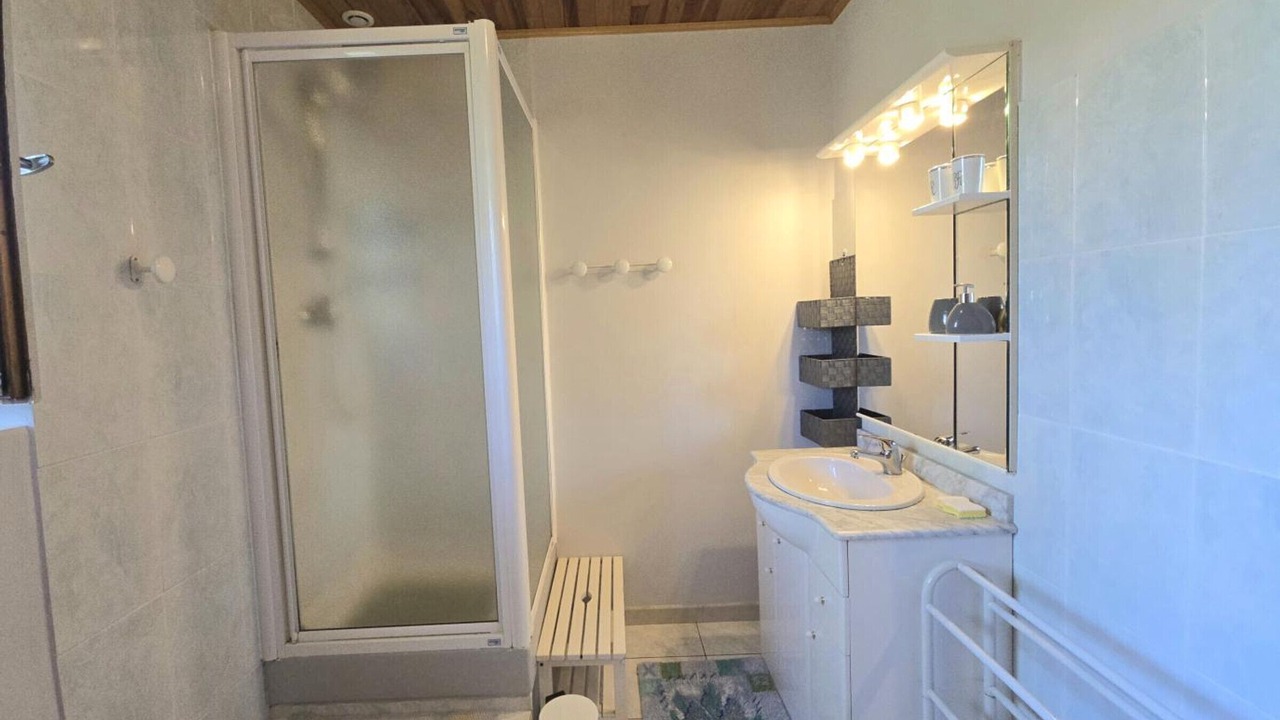 Photo of Bathroom in Saint-Amand-de-Belves