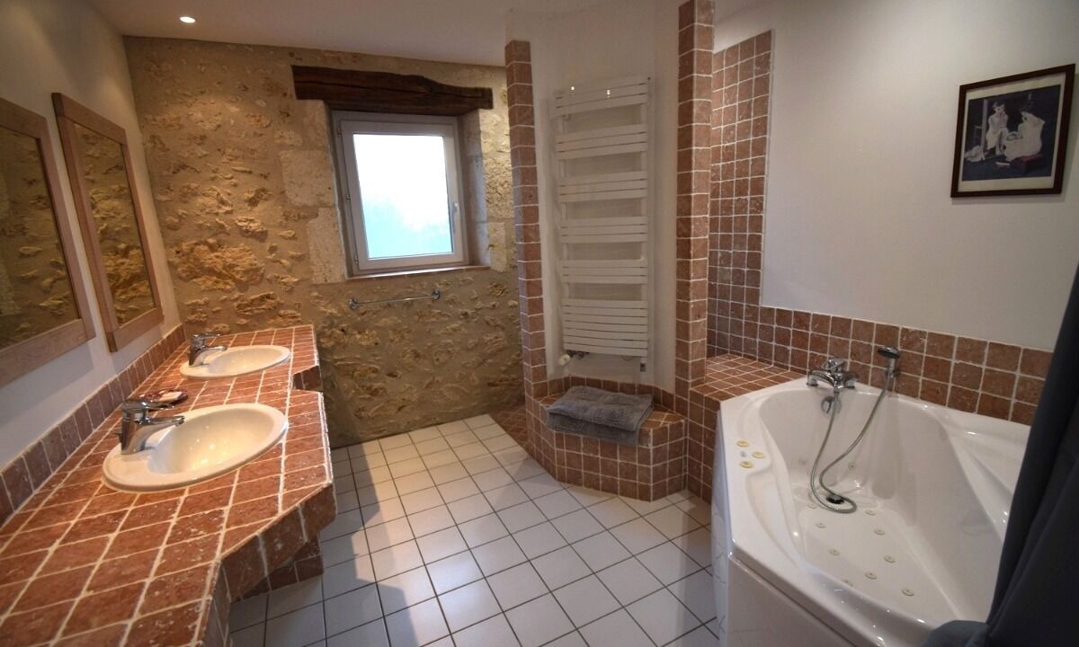Photo of Bathroom in Sainte-Colombe-de-Villeneuve