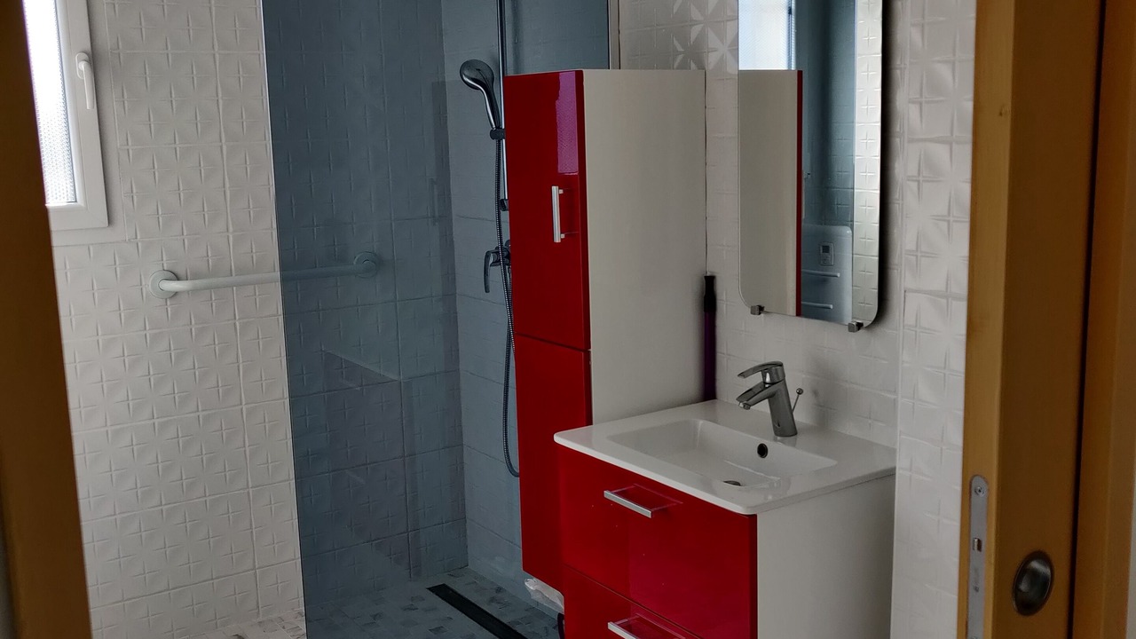 Photo of Bathroom in Saujon