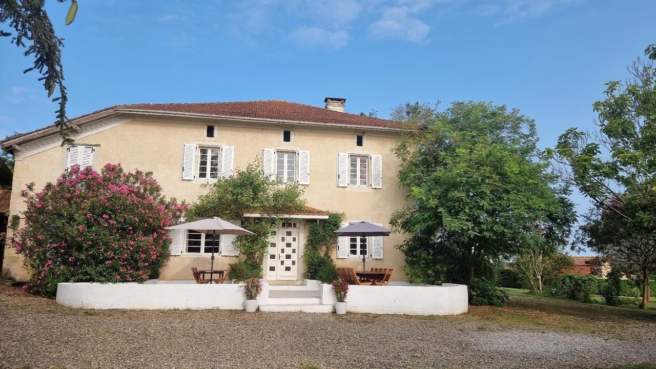 Photo of Outdoor in Bergouey