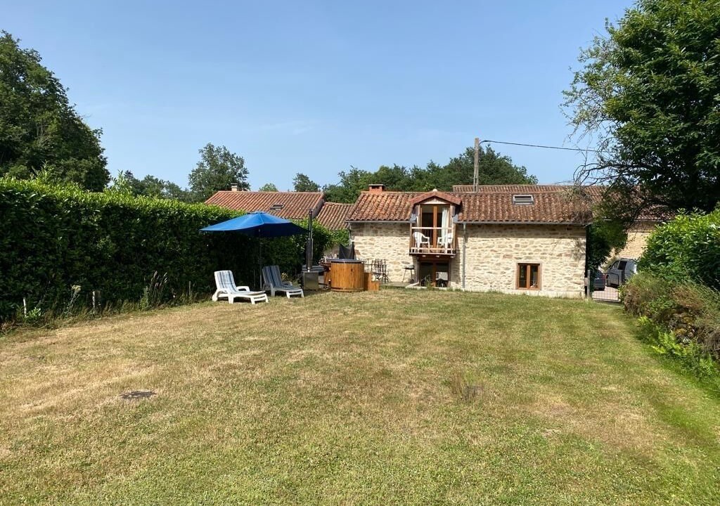 Photo of Outdoor in Abjat-sur-Bandiat