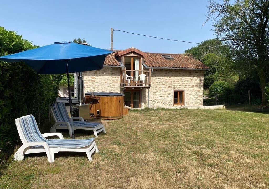 Photo of Outdoor in Abjat-sur-Bandiat