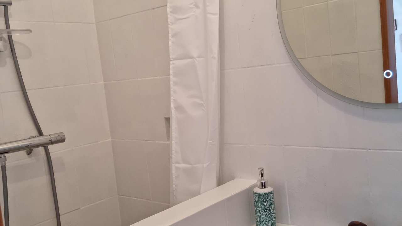 Photo of Bathroom in Touvre