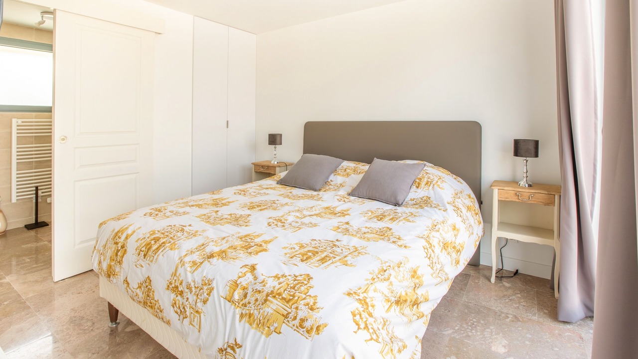 Photo of Bedroom in Saix