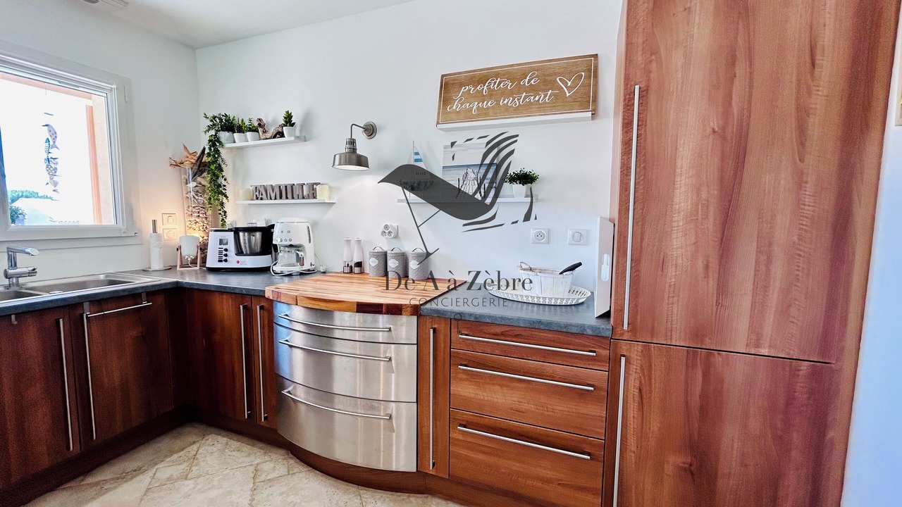 Photo of Kitchen in Port-des-Barques