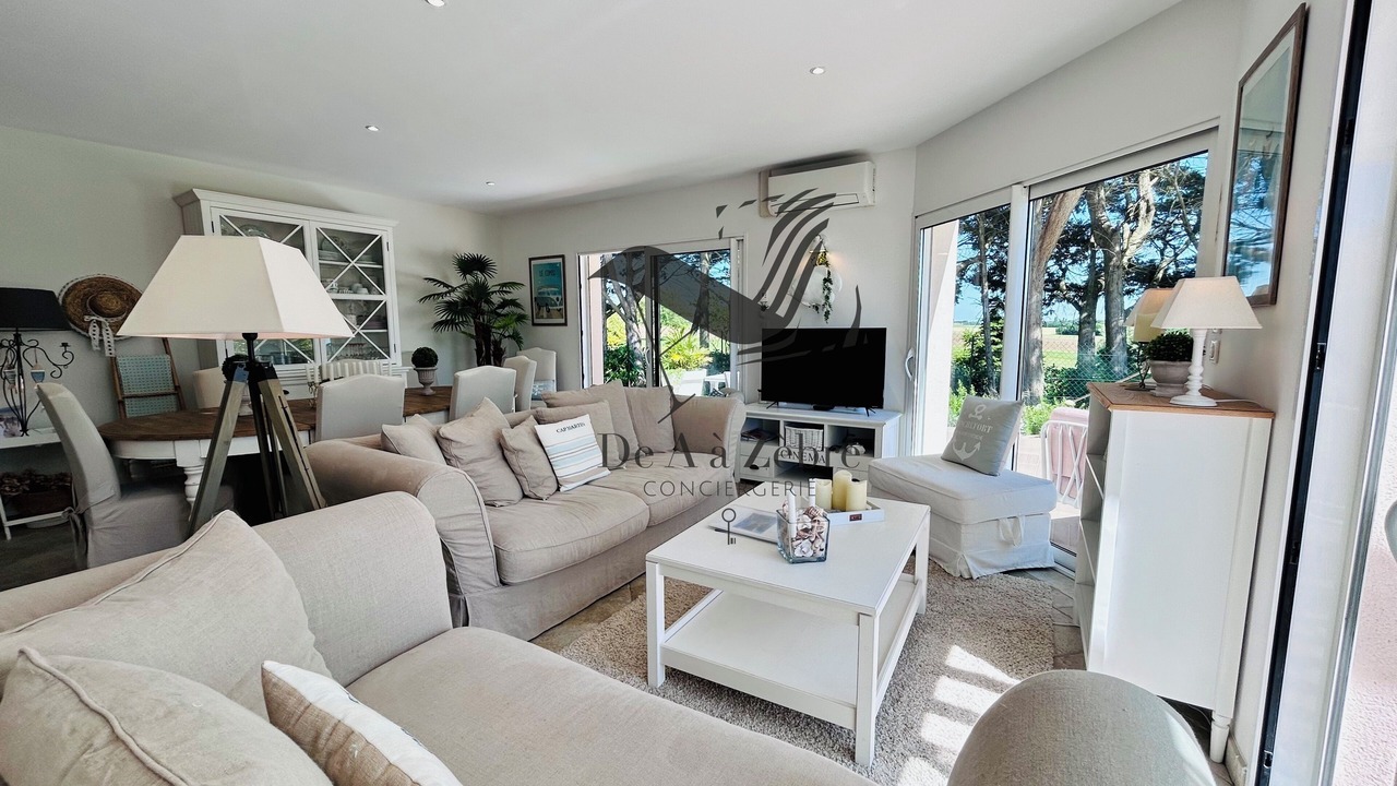 Photo of Livingroom in Port-des-Barques