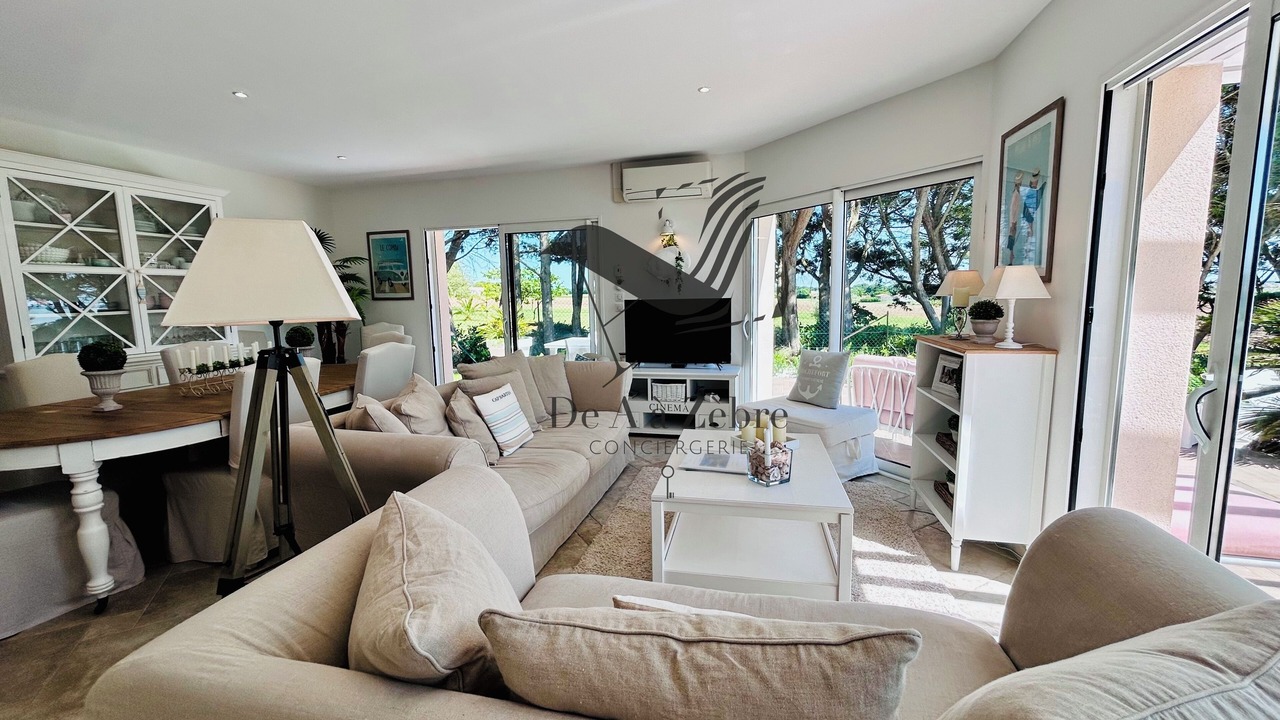 Photo of Livingroom in Port-des-Barques