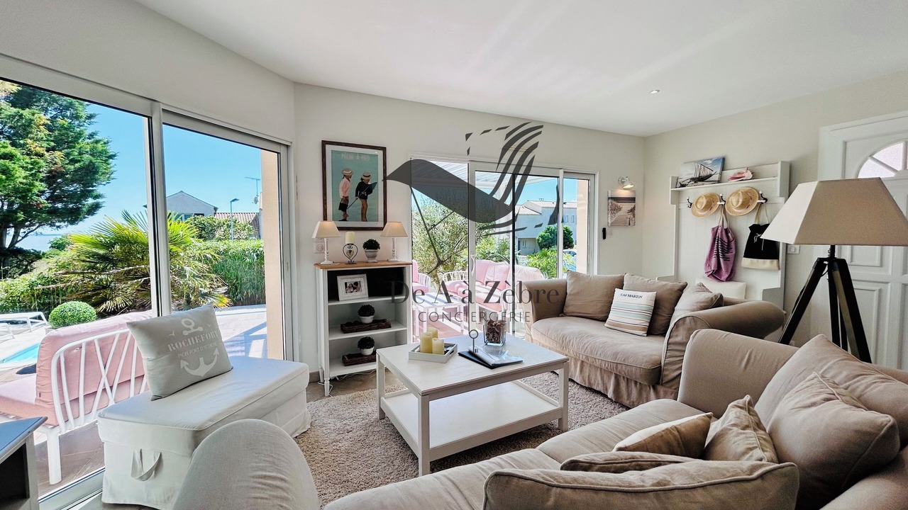 Photo of Livingroom in Port-des-Barques