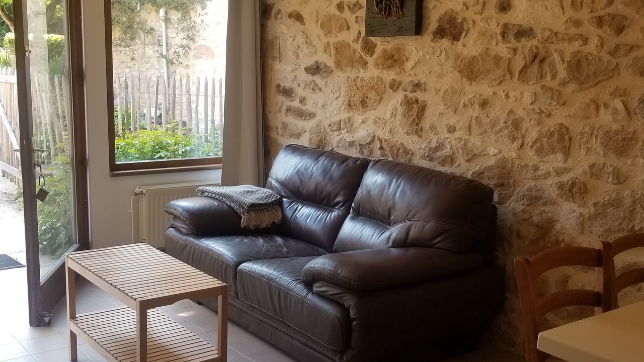Photo of Livingroom in Saint-Julien-de-Lampon