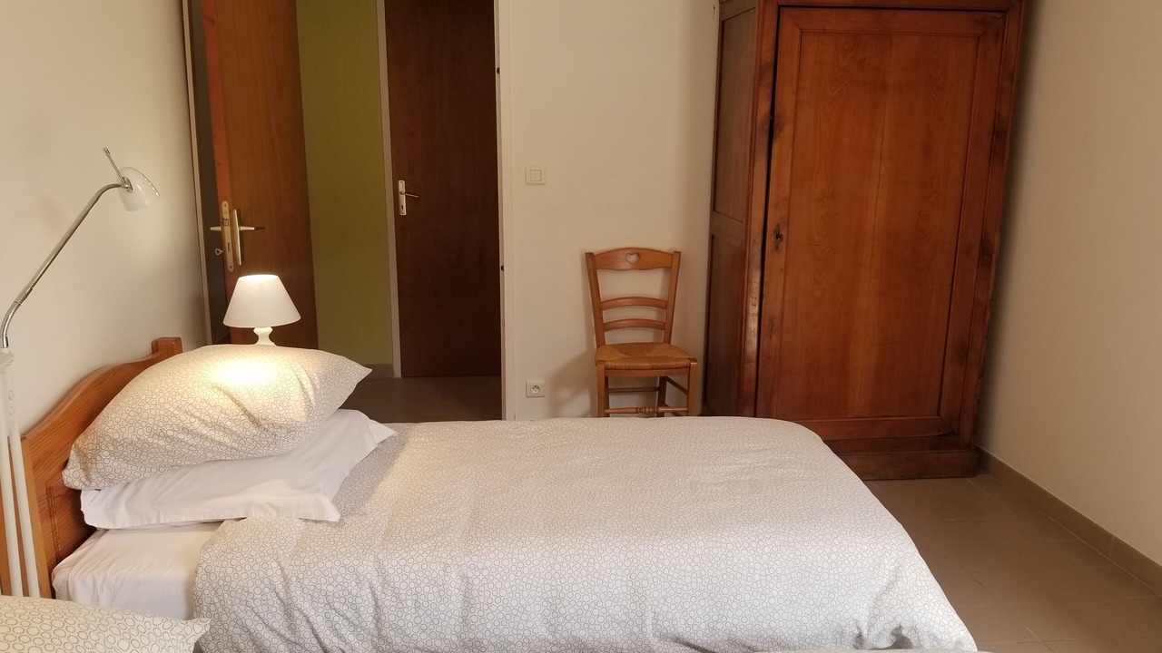 Photo of Bedroom in Saint-Julien-de-Lampon