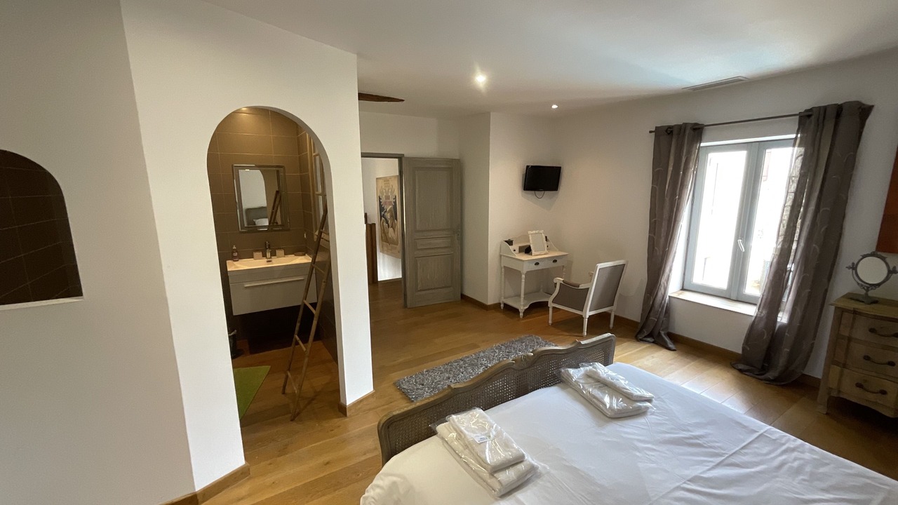 Photo of Bedroom in Saint-Martial-de-Nabirat