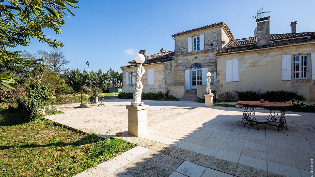 Photo of Outdoor in Ambares-et-Lagrave