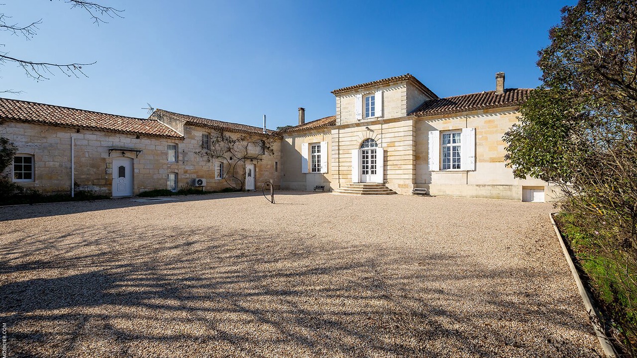 Photo of Outdoor in Ambares-et-Lagrave
