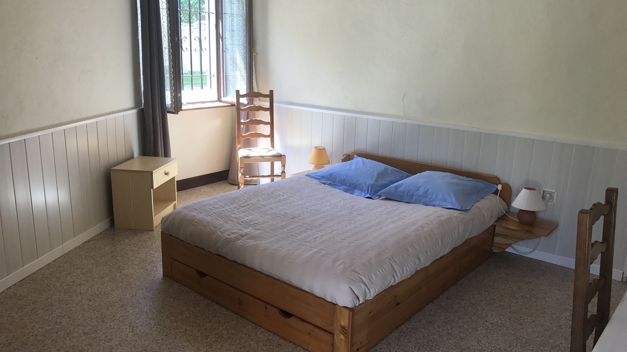 Photo of Bedroom in Saint-Leger-de-Montbrillais