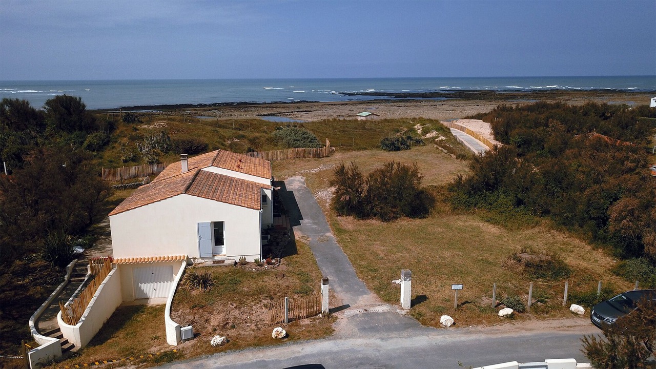 Photo of Outdoor in Domino