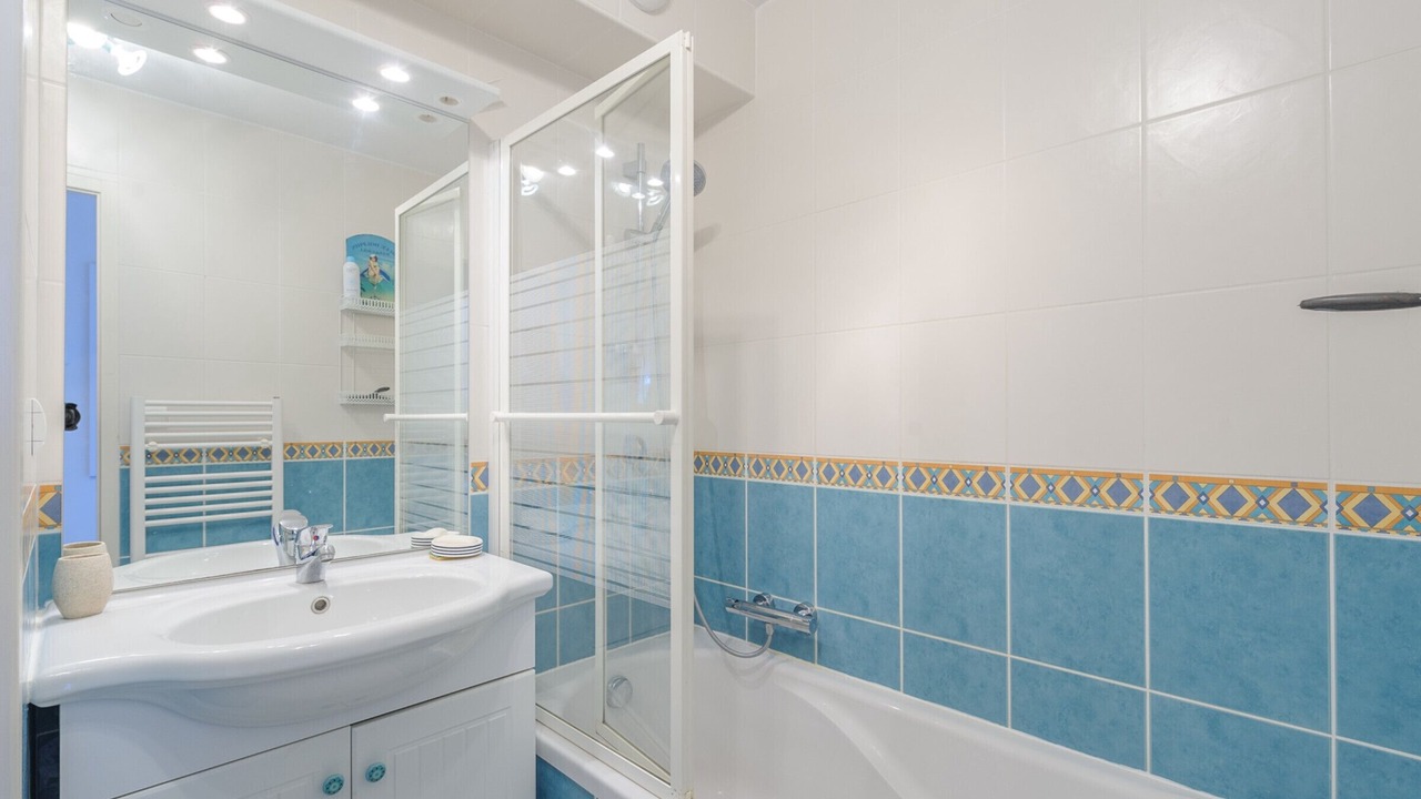 Photo of Bathroom in Port District