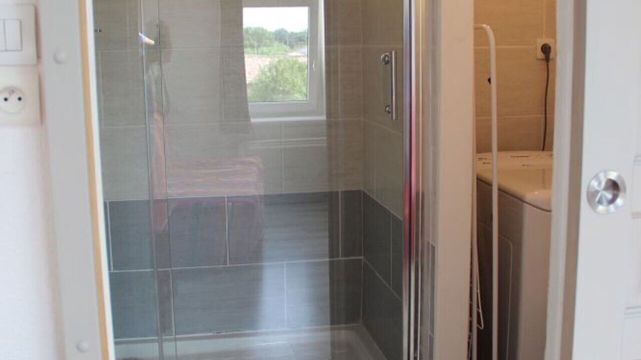 Photo of Bathroom in Saujon