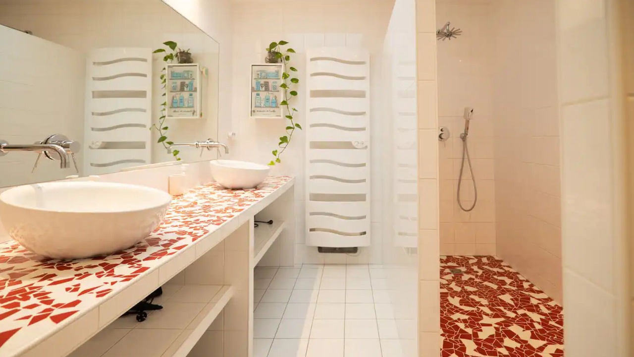 Photo of Bathroom in Talence