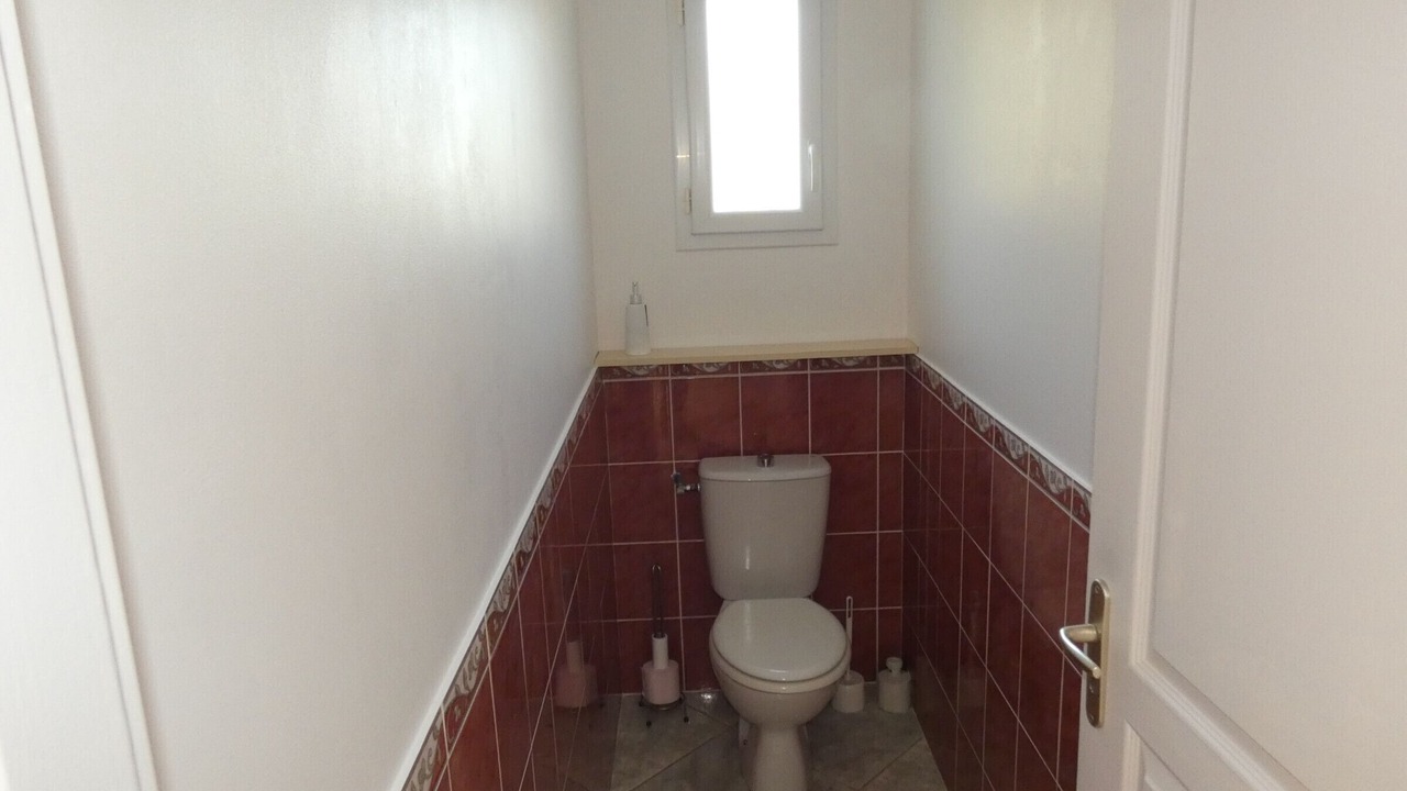 Photo of Bathroom in Saujon