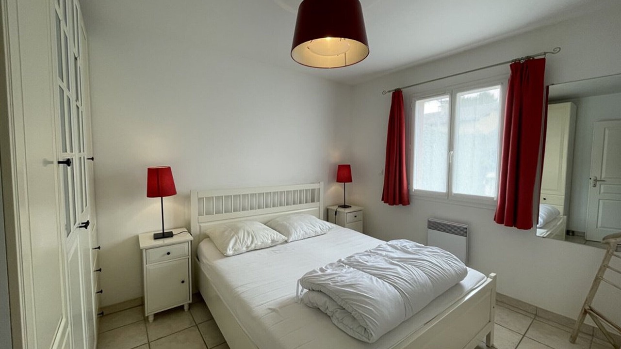 Photo of Bedroom in Messanges