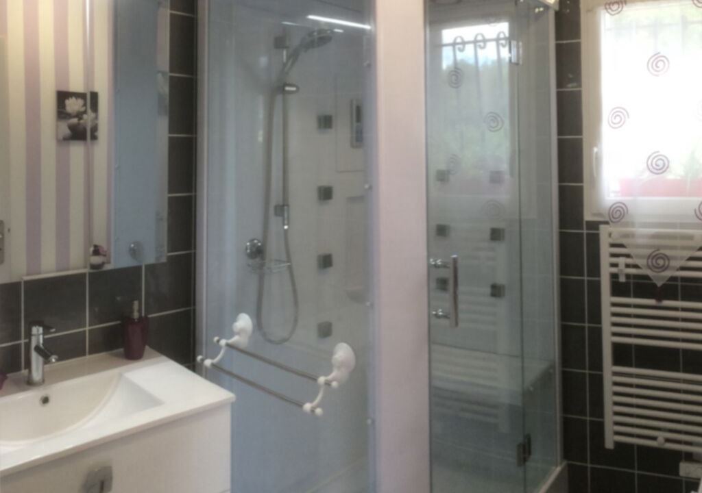 Photo of Bathroom in Jonzac