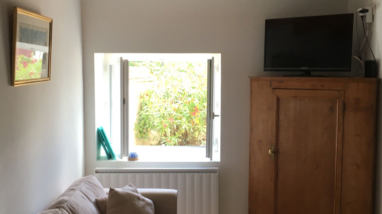Photo of Livingroom in Faux