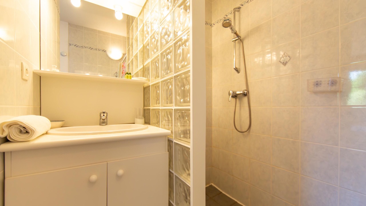Photo of Bathroom in Ares