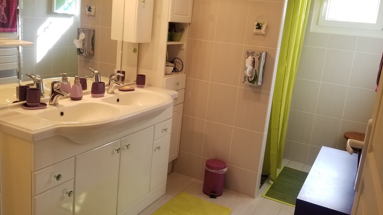 Photo of Bathroom in Lesparre-Medoc