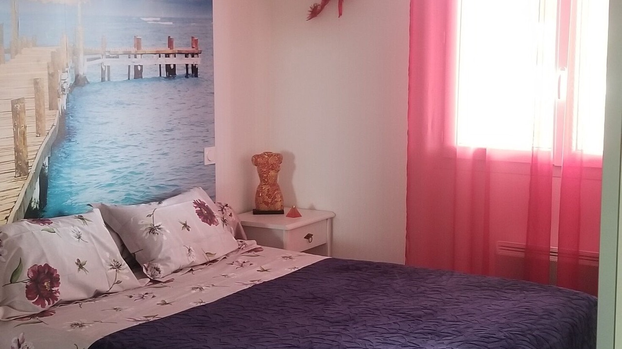 Photo of Bedroom in Lesparre-Medoc