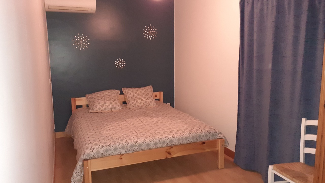 Photo of Bedroom in Saint-Georges-de-Montclard