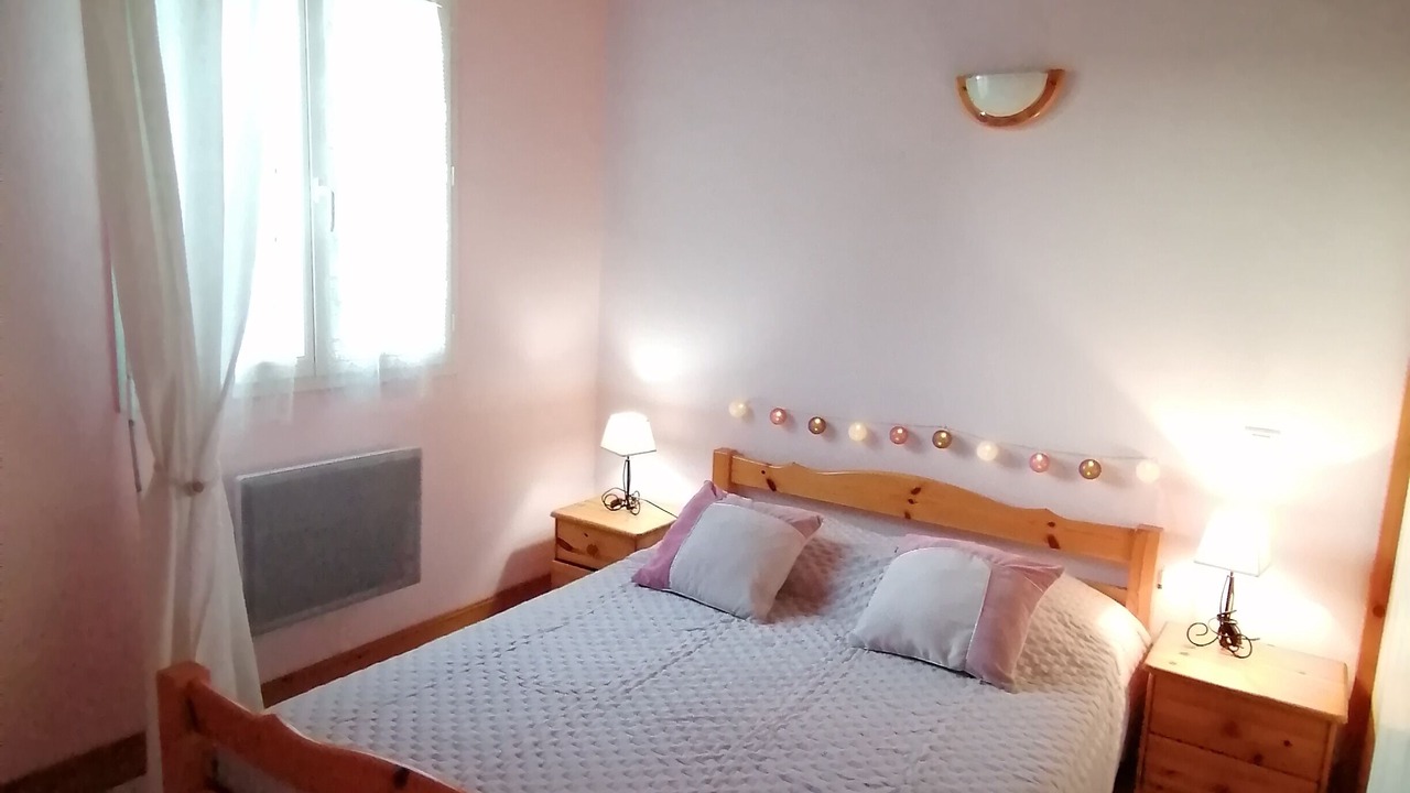Photo of Bedroom in Castels et Bezenac