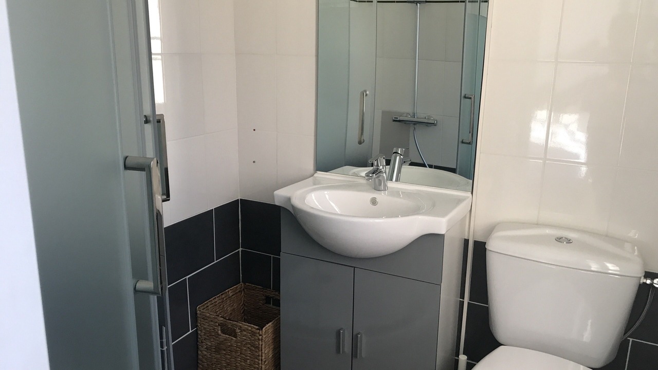 Photo of Bathroom in Lalandusse