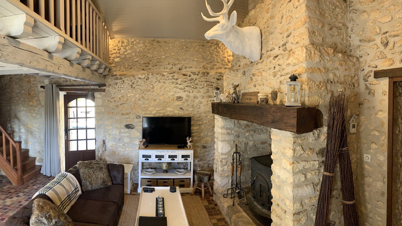 Photo of Livingroom in Sainte-Alvere-Saint-Laurent-les-Batons