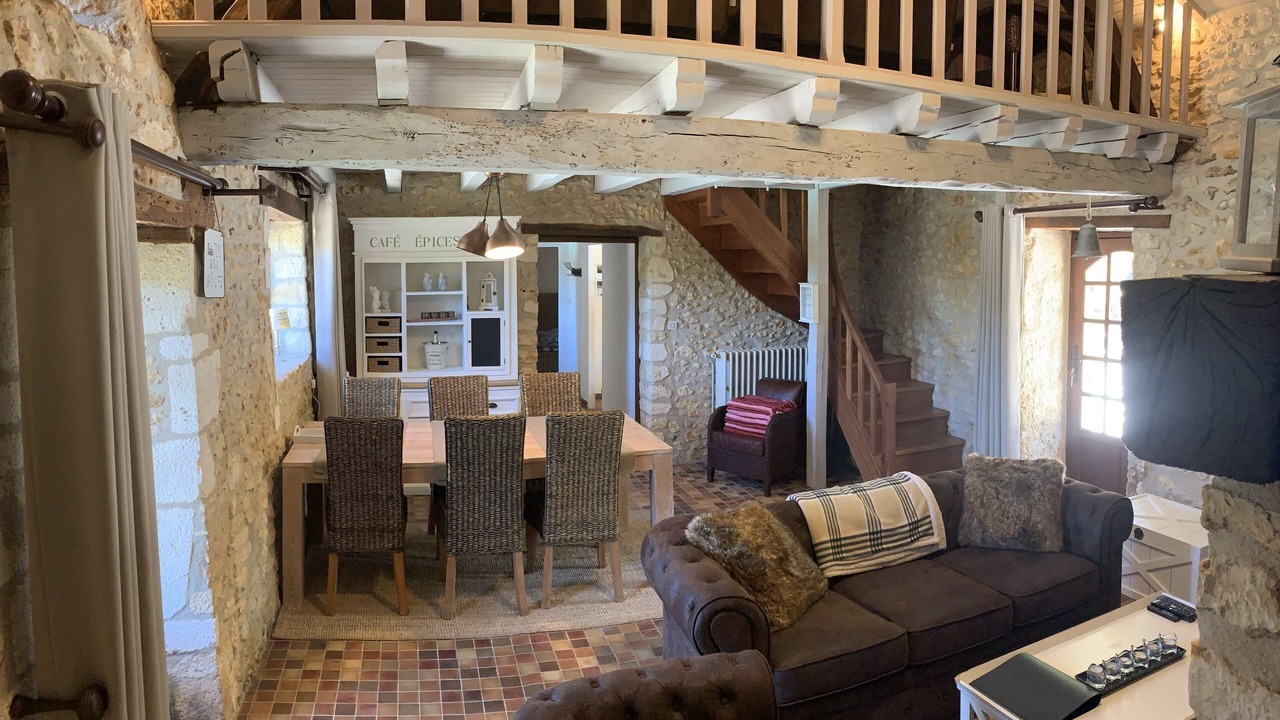 Photo of Livingroom in Sainte-Alvere-Saint-Laurent-les-Batons