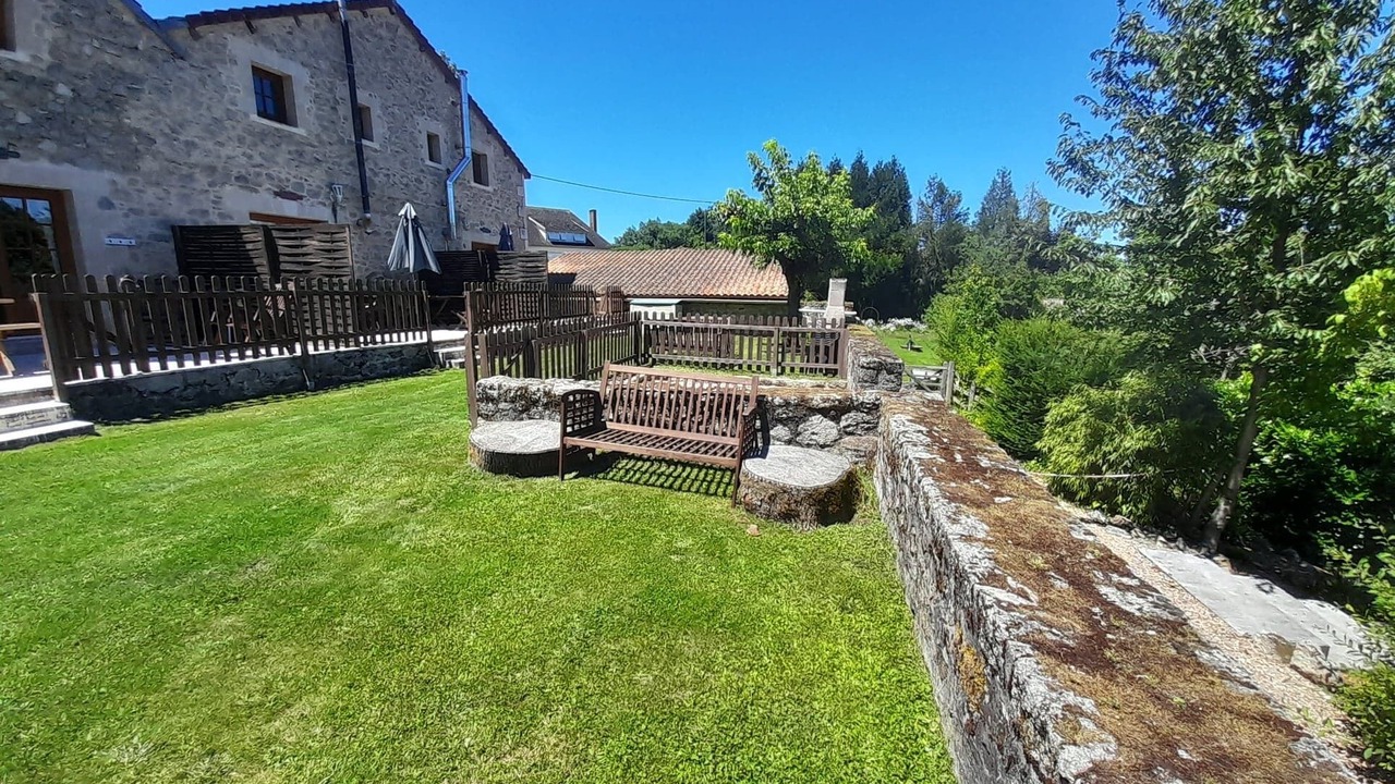 Photo of Patio Balcony in Piegut-Pluviers