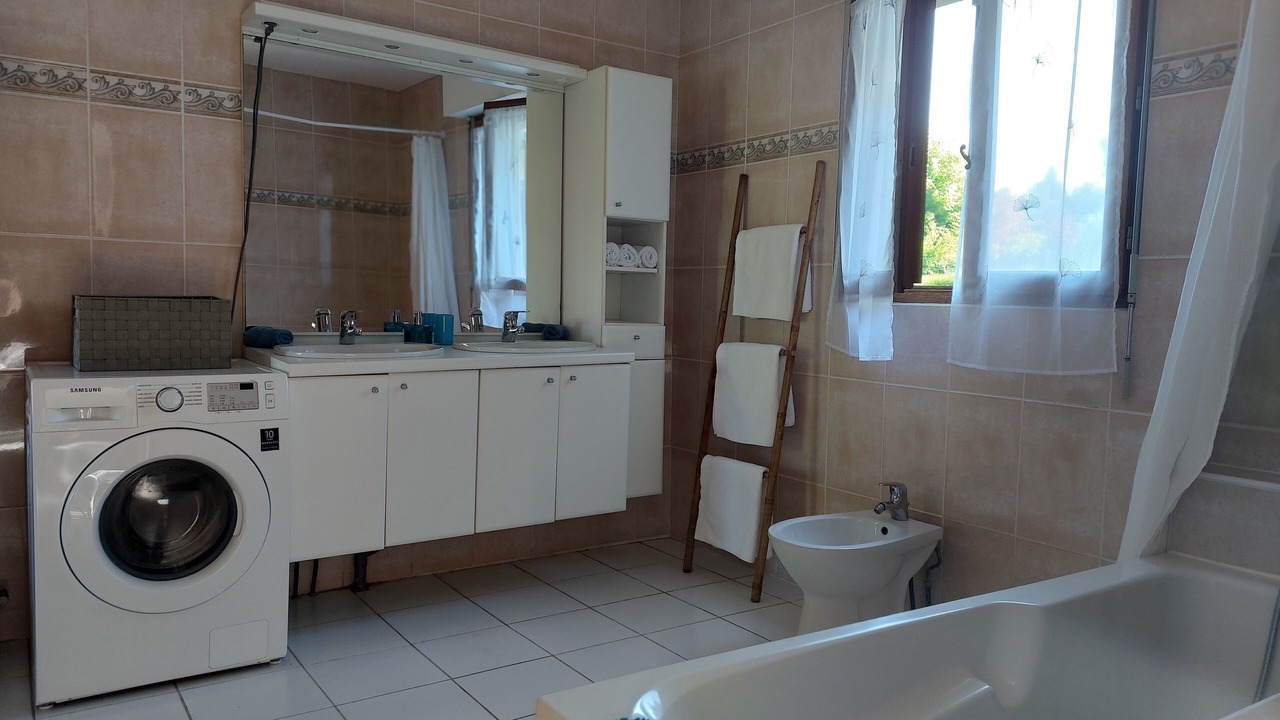 Photo of Bathroom in Noaillan
