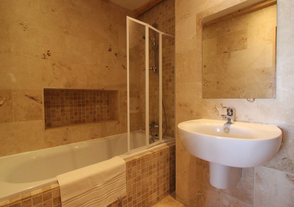 Photo of Bathroom in Mortagne-sur-Gironde
