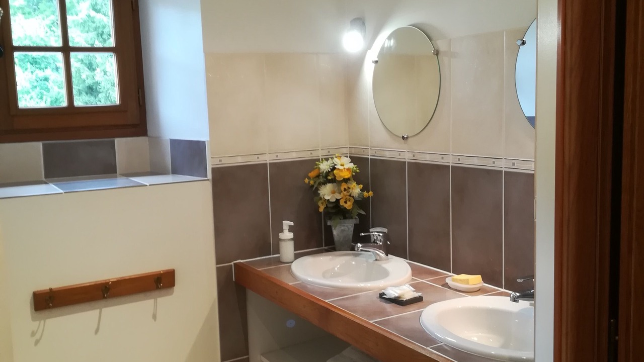 Photo of Bathroom in Saint-Pierre-de-Cole