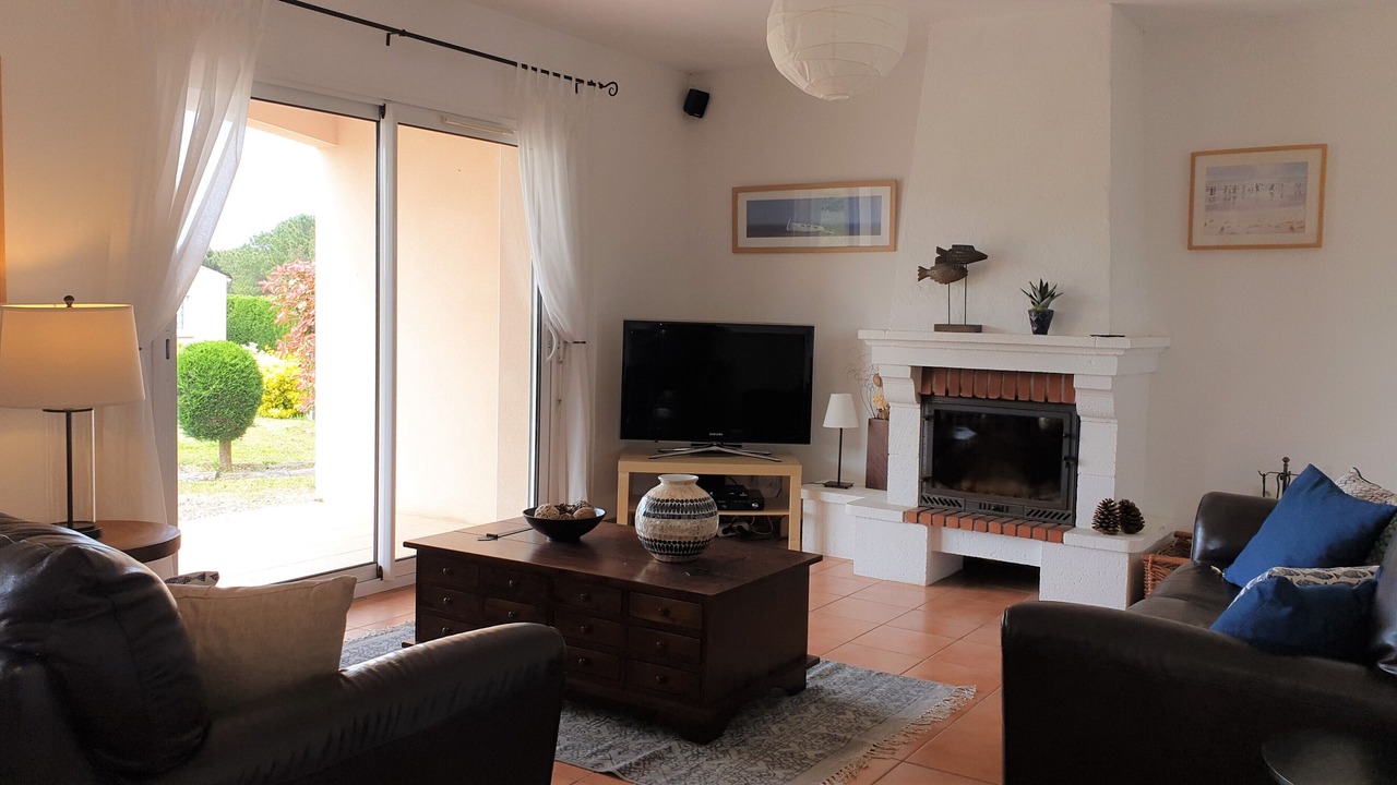Photo of Livingroom in Etaules