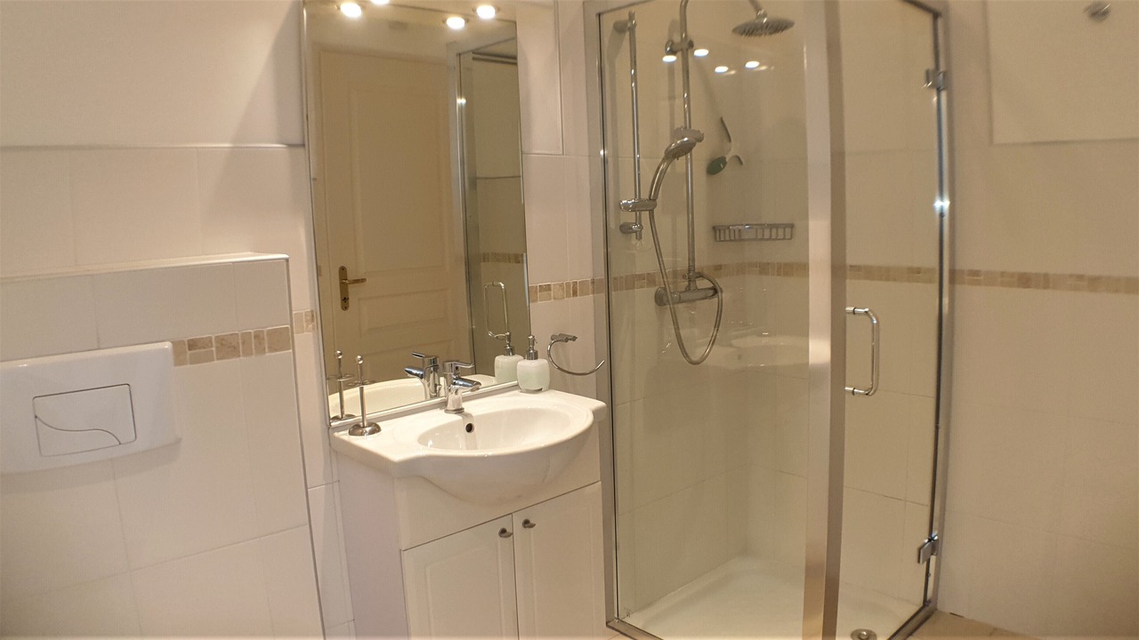 Photo of Bathroom in Etaules