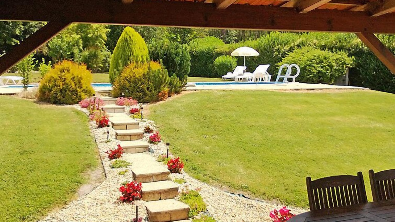 Photo of Outdoor in Condeon